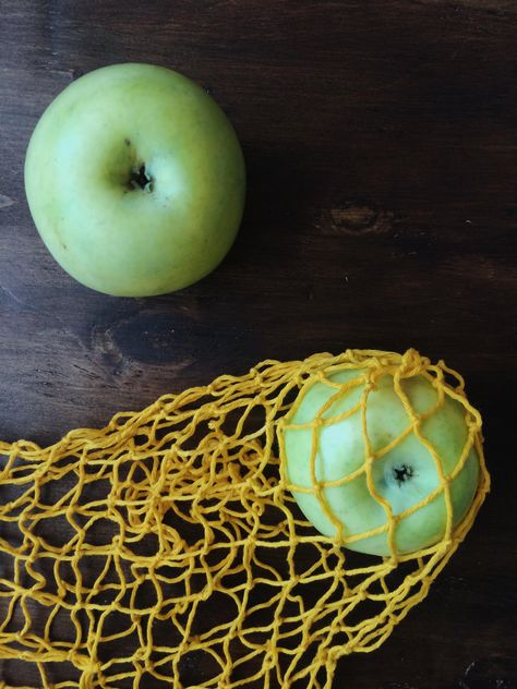 Green apples in string bag - image gratuit #337861 