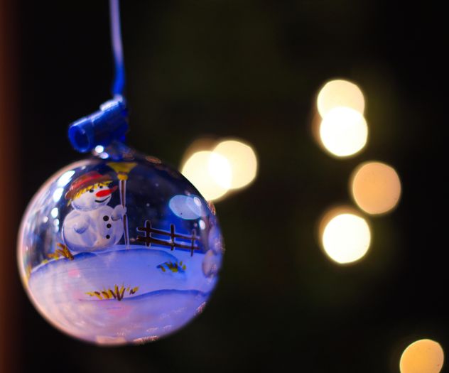 Close up of Christmas tree ball with a snowman - image #341541 gratis