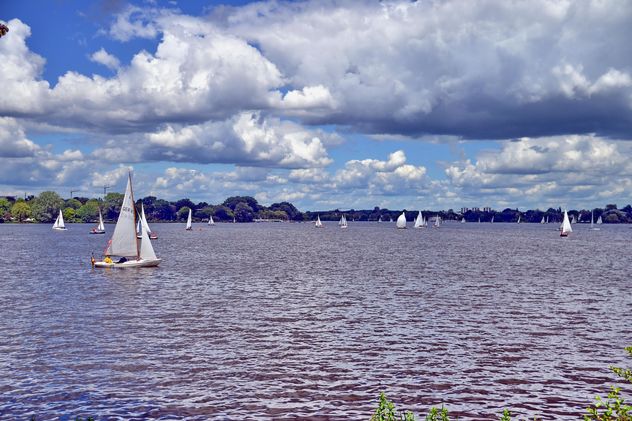 sailboats on alster lake in hamburg - image gratuit #344201 