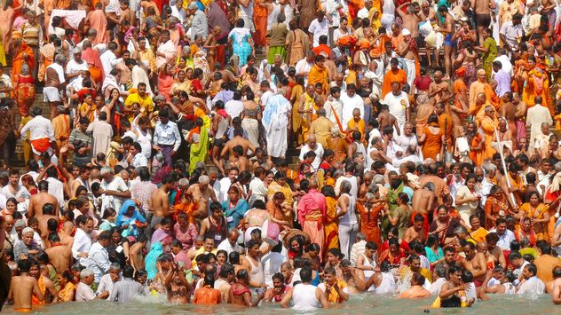 Bathing in Ganga river - бесплатный image #359161