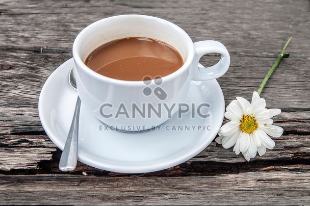 Cup of coffee and flower - image #452391 gratis