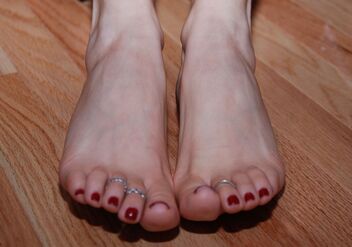 Foot Fetish - Barefoot With Painted Toes - image #488801 gratis